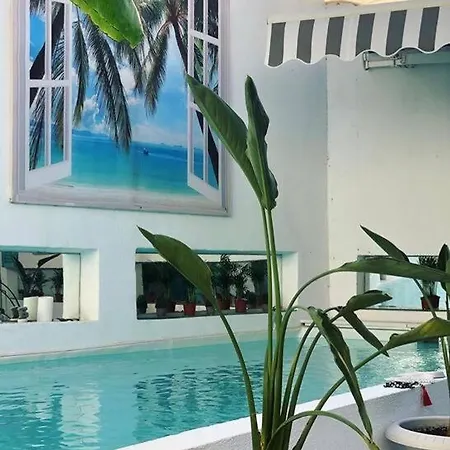 펜션 2 Bedroom Stone House With Private Pool In